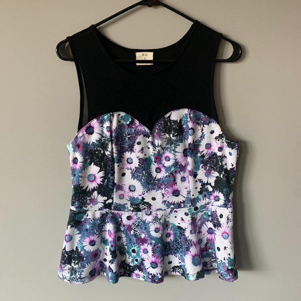 Urban Outfitters Sleeveless Top - Heart Shape Cut - Mesh & Purple Floral